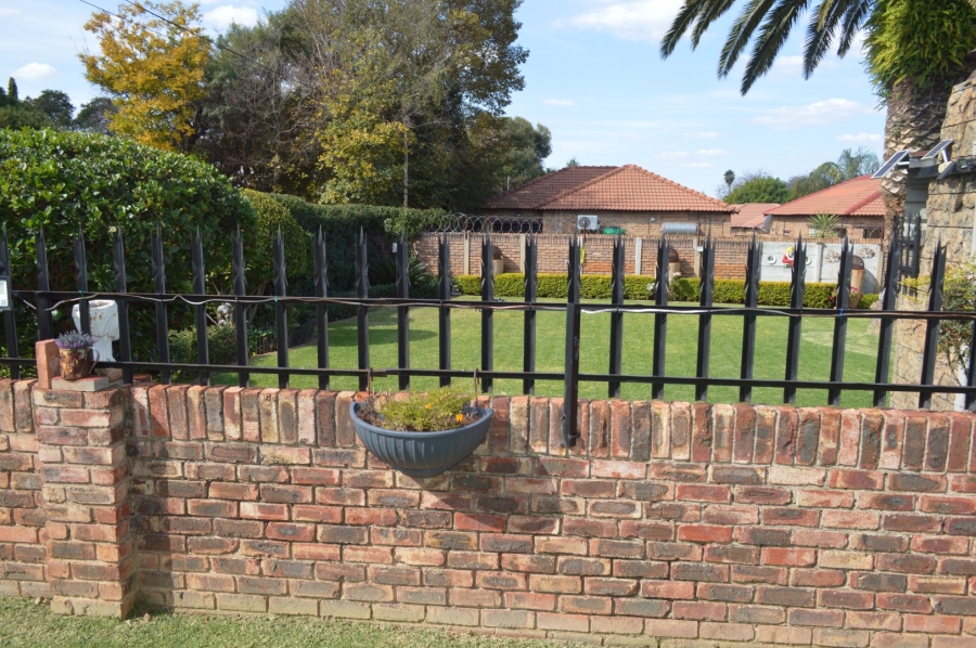 6 Bedroom Property for Sale in Doringkruin North West